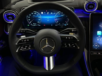 2025 Mercedes-BENZ GLC — миниатюра 18