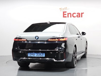 BMW I7 - 3