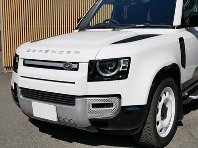 LAND ROVER DEFENDER - 9