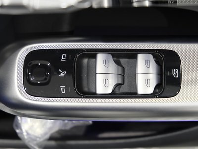 2025 Mercedes-BENZ E-CLASS 缩略图 25