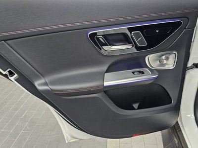 2025 Mercedes-BENZ GLC — миниатюра 15