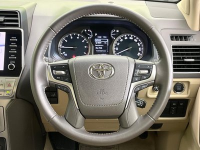 TOYOTA LAND CRUISER PRADO - 7