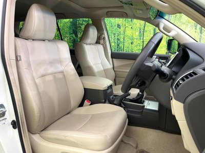 TOYOTA LAND CRUISER PRADO - 8