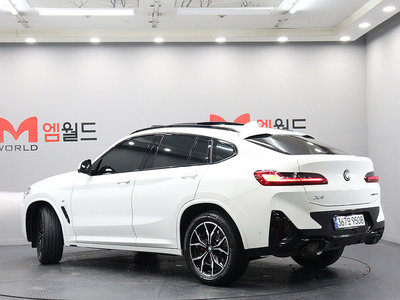 2023 BMW X4 照片 2