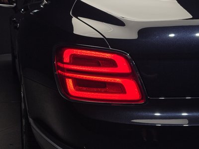 2021 Bentley FLYING SPUR photo 10