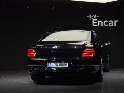 2021 Bentley FLYING SPUR photo 4