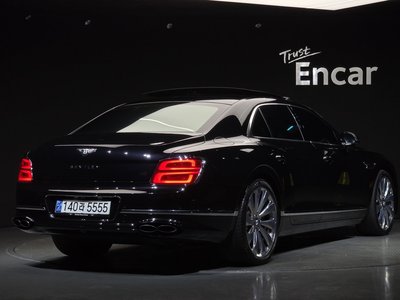 2021 Bentley FLYING SPUR photo 3