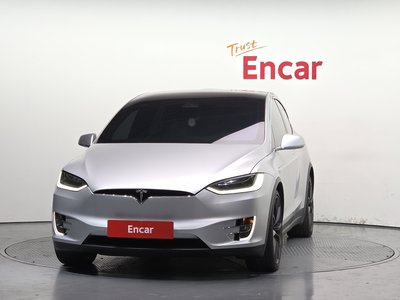 TESLA MODEL X - 2