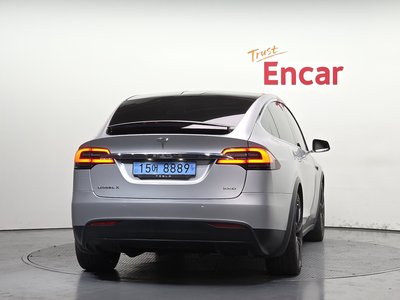 TESLA MODEL X - 4