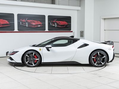 FERRARI SF90 STRADALE - 2