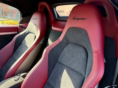 PORSCHE 718 SPYDER - 7