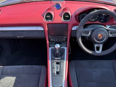 PORSCHE 718 SPYDER - 6