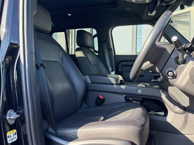 LAND ROVER DEFENDER - 7