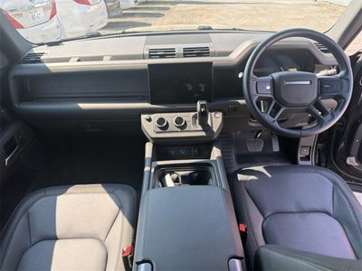 LAND ROVER DEFENDER - 4