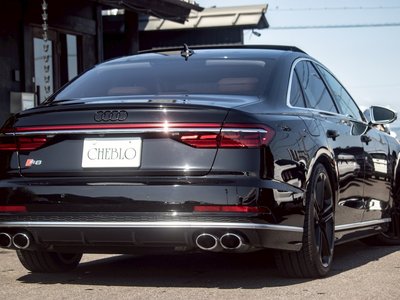 AUDI S8 - 7