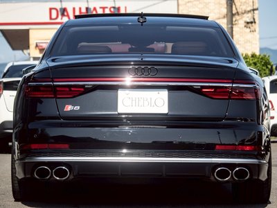 AUDI S8 - 8