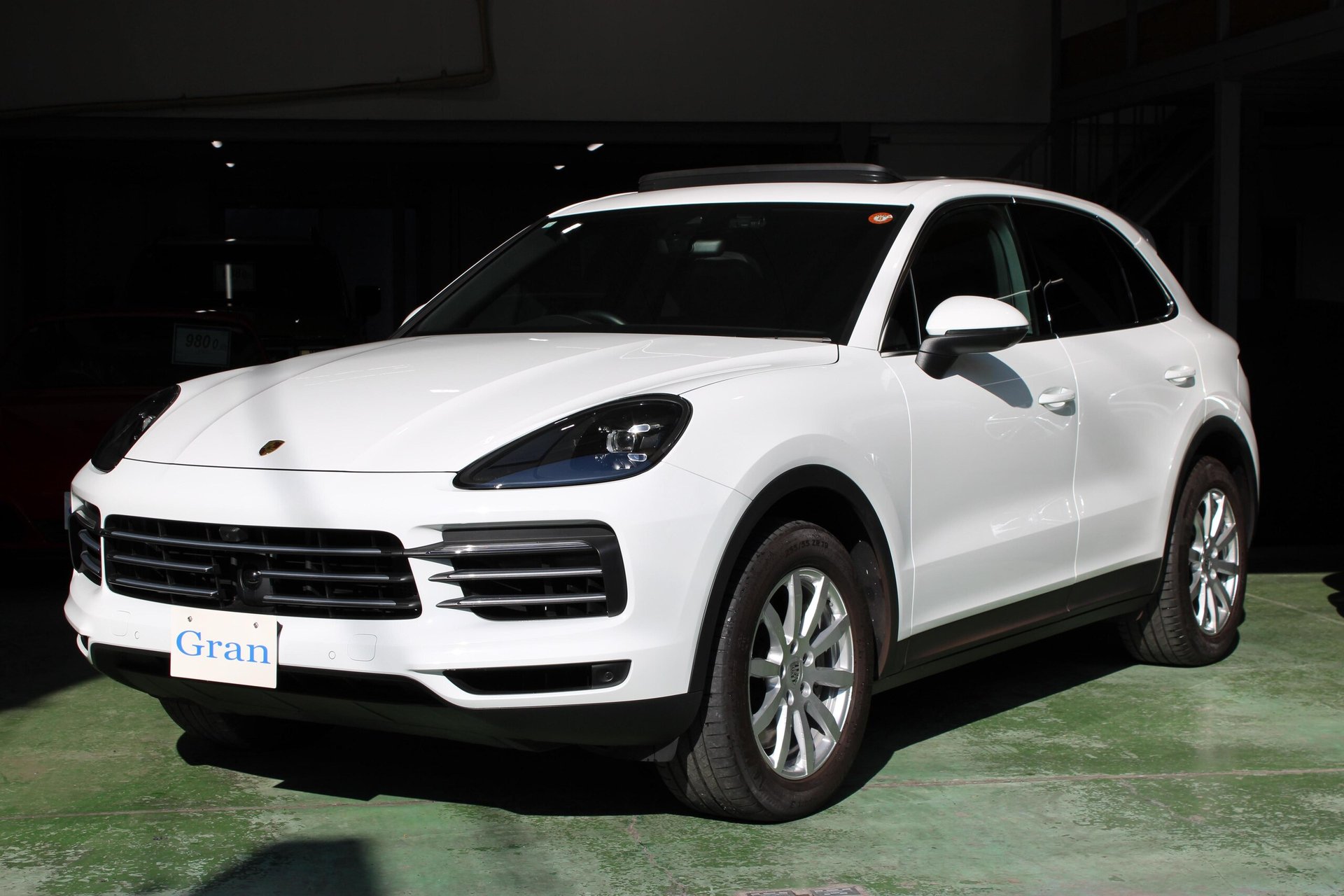 PORSCHE CAYENNE - View 1
