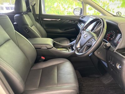 2023 Toyota ALPHARD photo 4