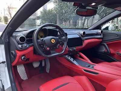 2018 Ferrari GTC4 LUSSO thumbnail 15