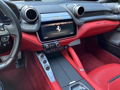 2018 Ferrari GTC4 LUSSO thumbnail 17