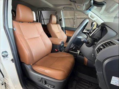 صورة 10 لـ 2022 Toyota LAND CRUISER PRADO