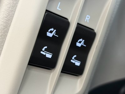 صورة مصغرة 61 لـ 2022 Toyota LAND CRUISER PRADO