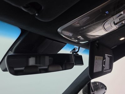 2022 Genesis GV70 thumbnail 25