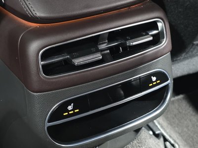 2022 Genesis GV70 thumbnail 32