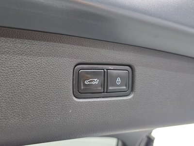 2022 Genesis GV70 thumbnail 35