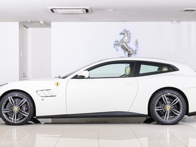 2020 Ferrari GTC4 LUSSO — фото 3