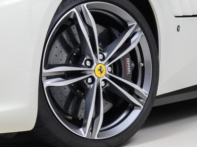 2020 Ferrari GTC4 LUSSO — фото 11