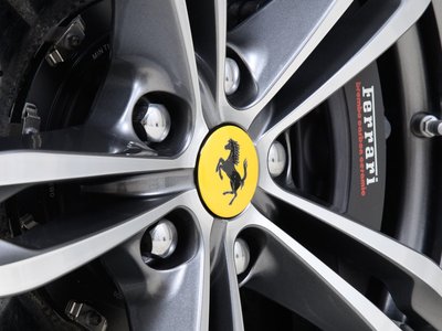 2020 Ferrari GTC4 LUSSO — фото 12