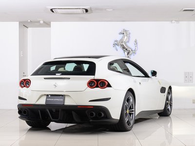 2020 Ferrari GTC4 LUSSO — фото 6