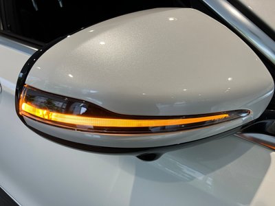 MERCEDES-BENZ E-CLASS - 8