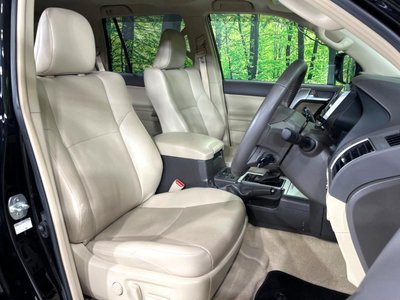 TOYOTA LAND CRUISER PRADO - 9