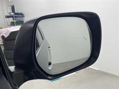 TOYOTA LAND CRUISER 200 - 5