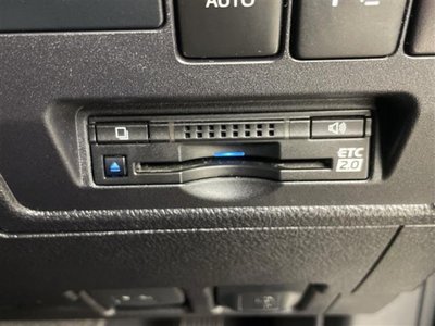 TOYOTA LAND CRUISER 200 - 7