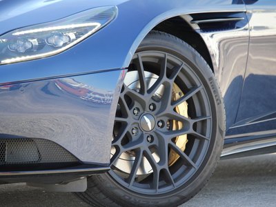 ASTON MARTIN DB11 - 4