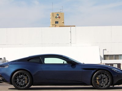 ASTON MARTIN DB11 - 6