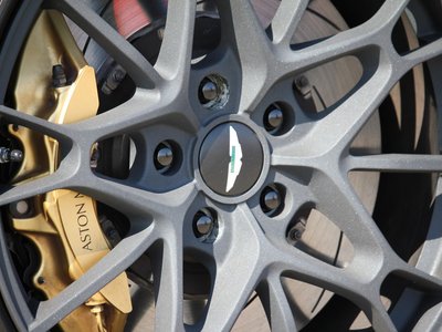ASTON MARTIN DB11 - 10