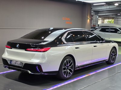 BMW 7 SERIES - 2