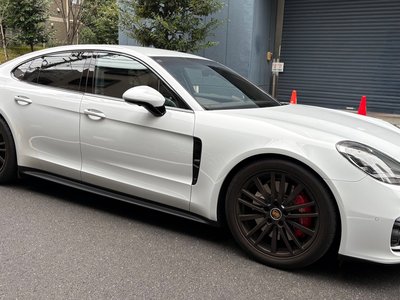 PORSCHE PANAMERA - 4