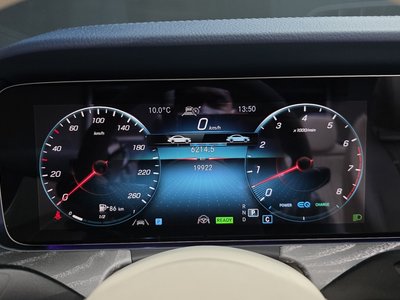 MERCEDES-BENZ E-CLASS - 8