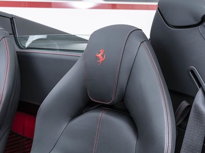 FERRARI F8 - 3