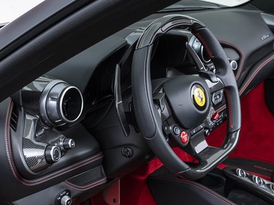 FERRARI F8 - 5