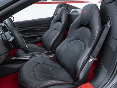 FERRARI F8 - 2