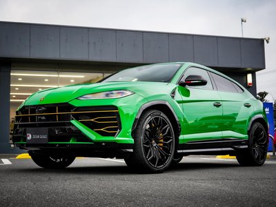 LAMBORGHINI URUS - 1