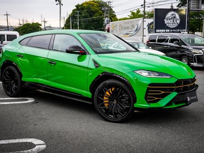 LAMBORGHINI URUS - 7