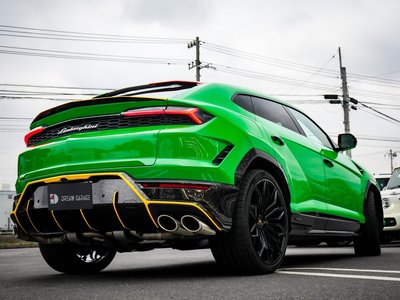 LAMBORGHINI URUS - 6