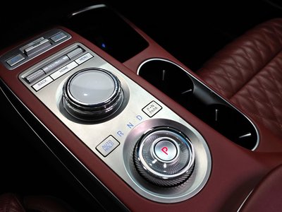 صورة 9 لـ 2022 Genesis GV70